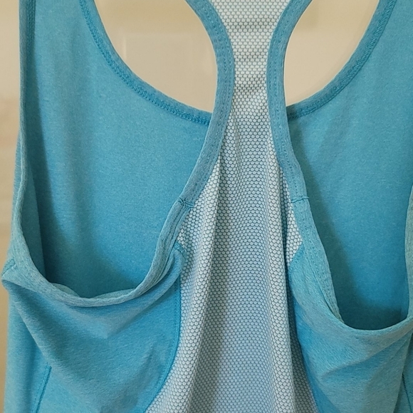 Cute women's tank top.  Size S - Picture 3 of 11